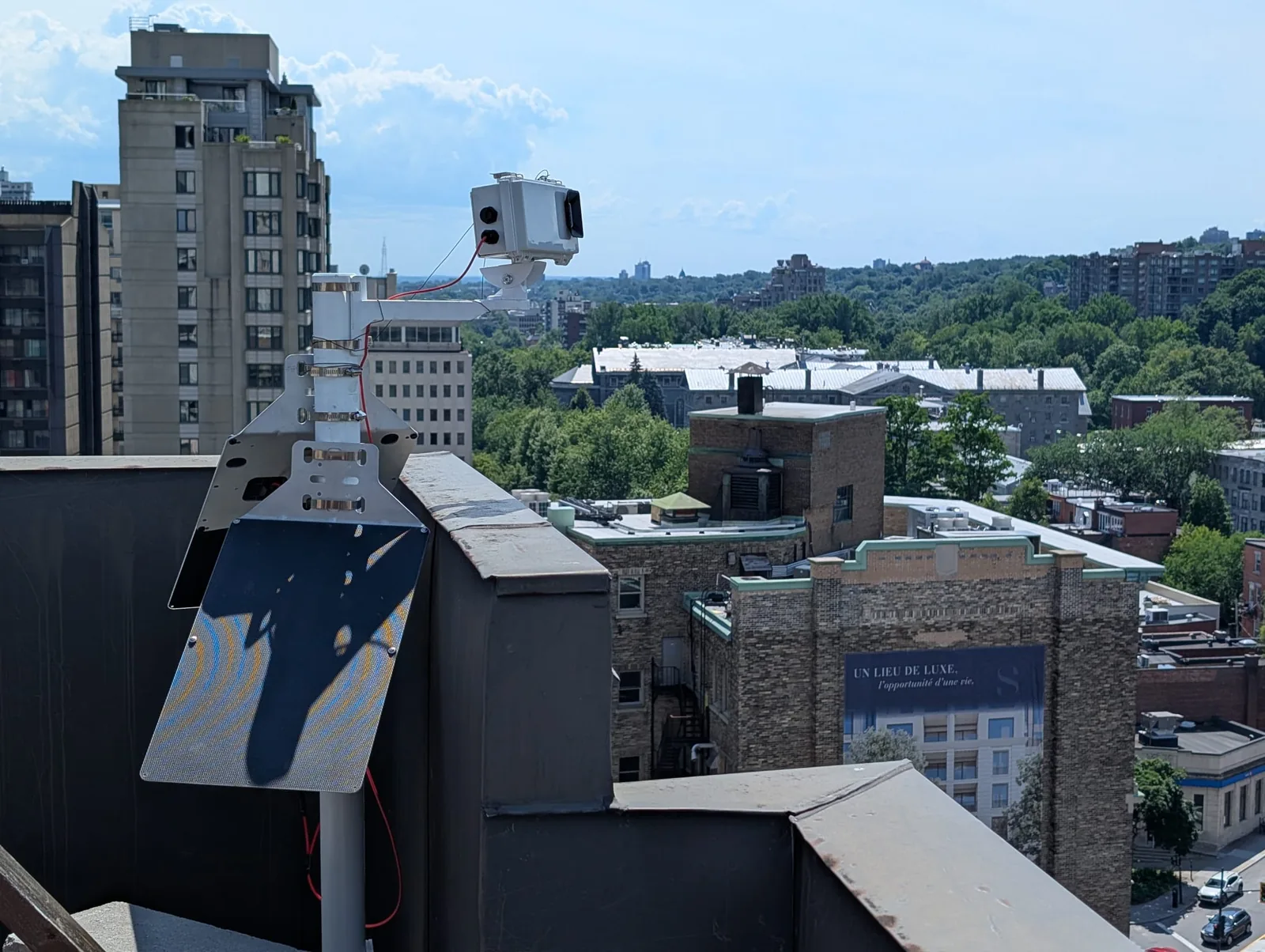 Caméra timelapse ERIGE avec vue sur le centre urbain de Montréal